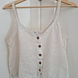 Cream O'Neill linen tank top with cute buttons #linenlove